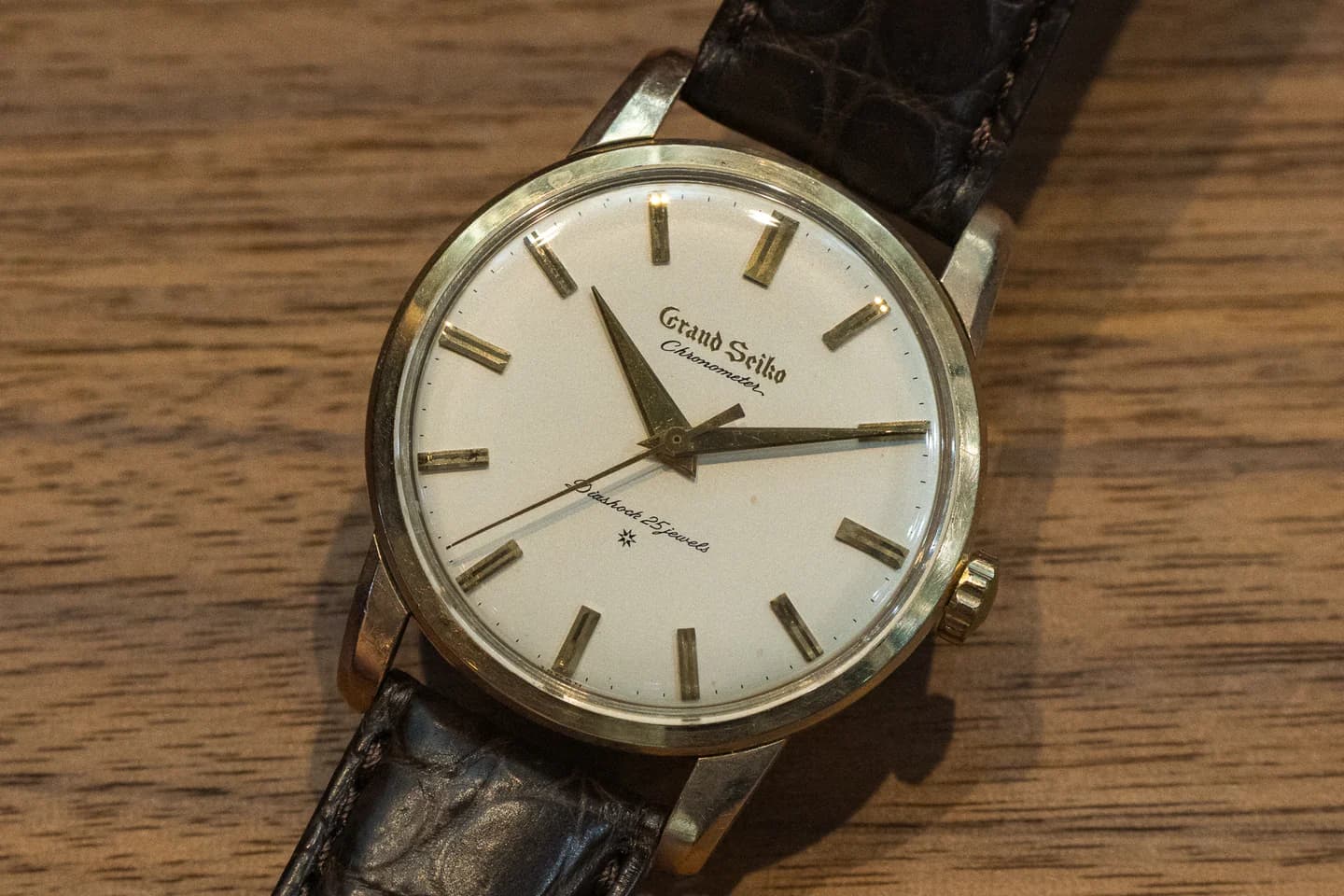 GRAND SEIKO VINTAGE MODEL グランドセイコー J14070 1st 浮き文字盤 1962年製